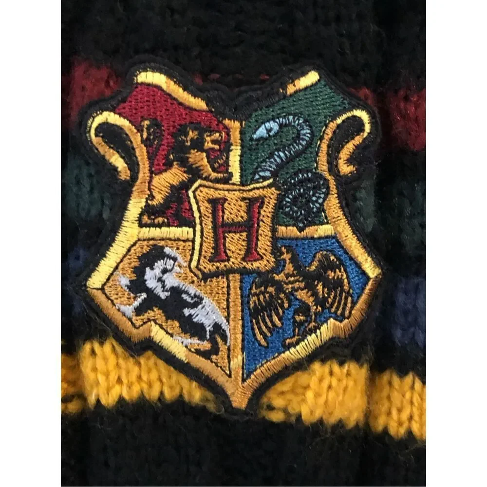 Wizarding World of Harry Potter Hogwarts Crest Cable Knit Sweater- Size XL